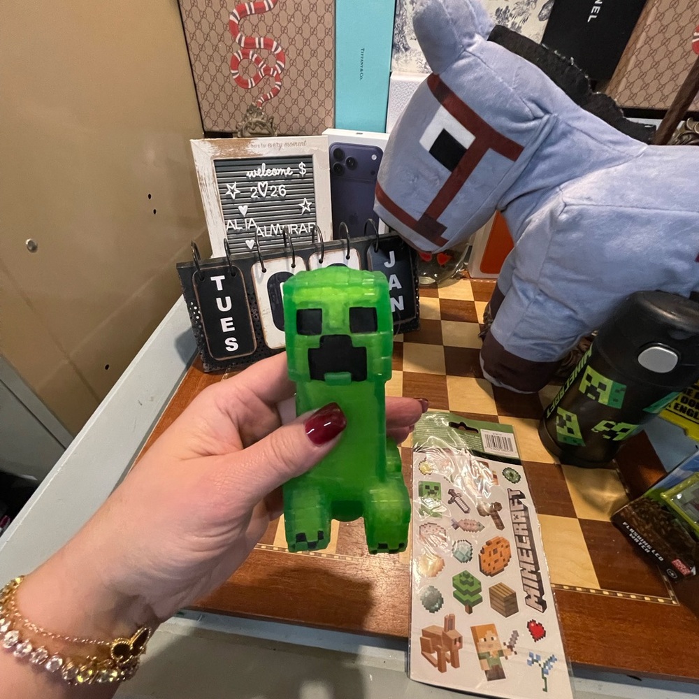 Minecraft bundle - Picture 2 of 15